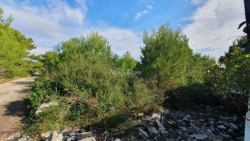 Building land on the south side of Vir, UPU plan required. - 6