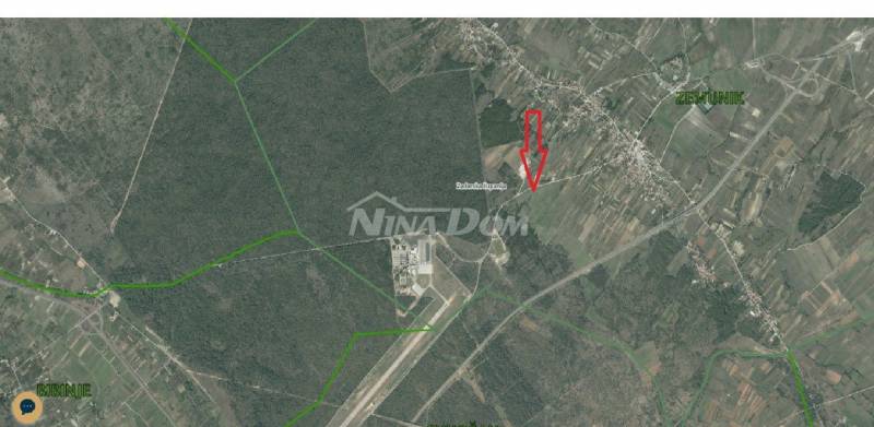 Stavebný pozemok 1746 m² pri ceste, blízko letiska - 2