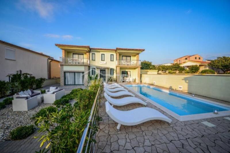 Luxury villa with pool! 2 ROW TO THE SEA! Exclusive location - 1