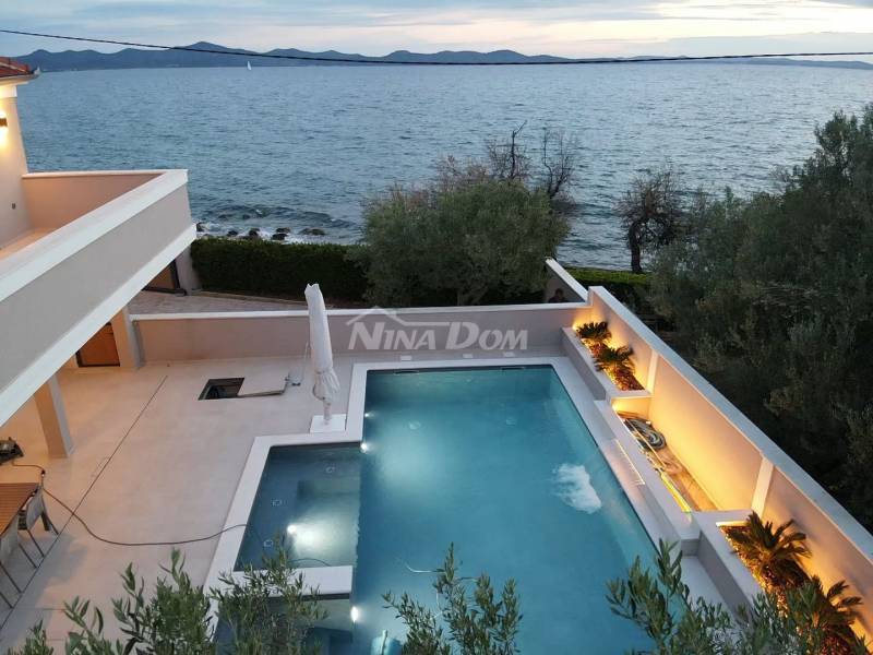 First row Diklo villa - 10