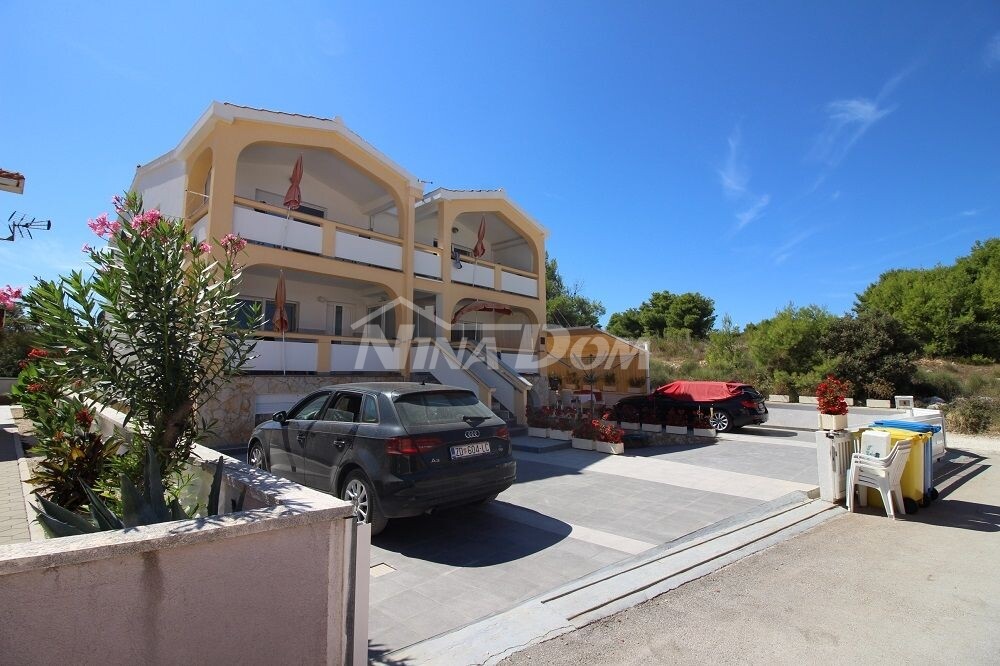 Apartment house 80 meters from the sea and the beach.