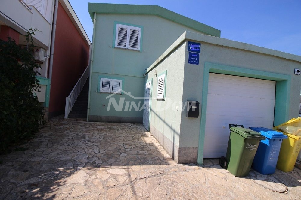 Three-room apartment with garage