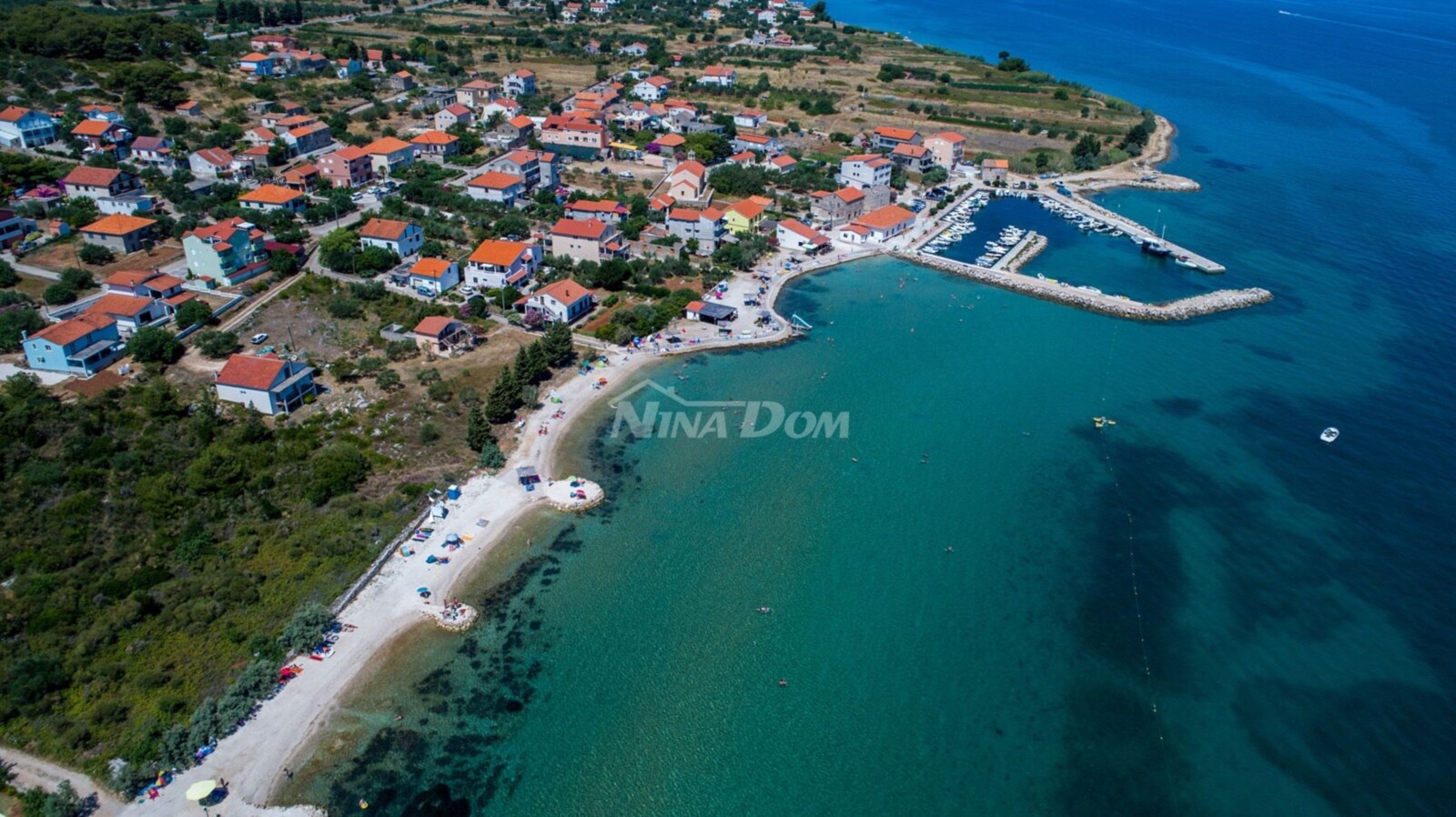 Atraktivno zemljište 2.red od mora
