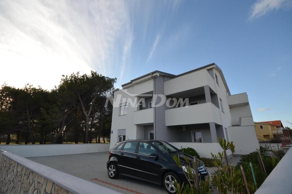 Novopostavený apartmánový dom vybavený