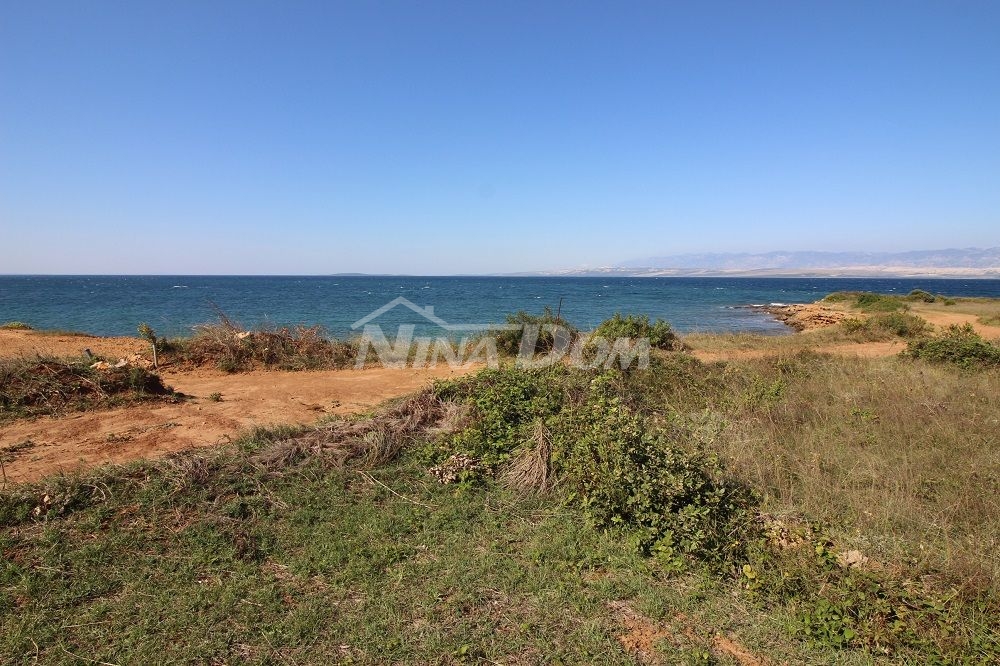 Agricultural land 1 row to the sea
