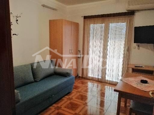 Apartment with one bedroom, first floor, sea 160 meters