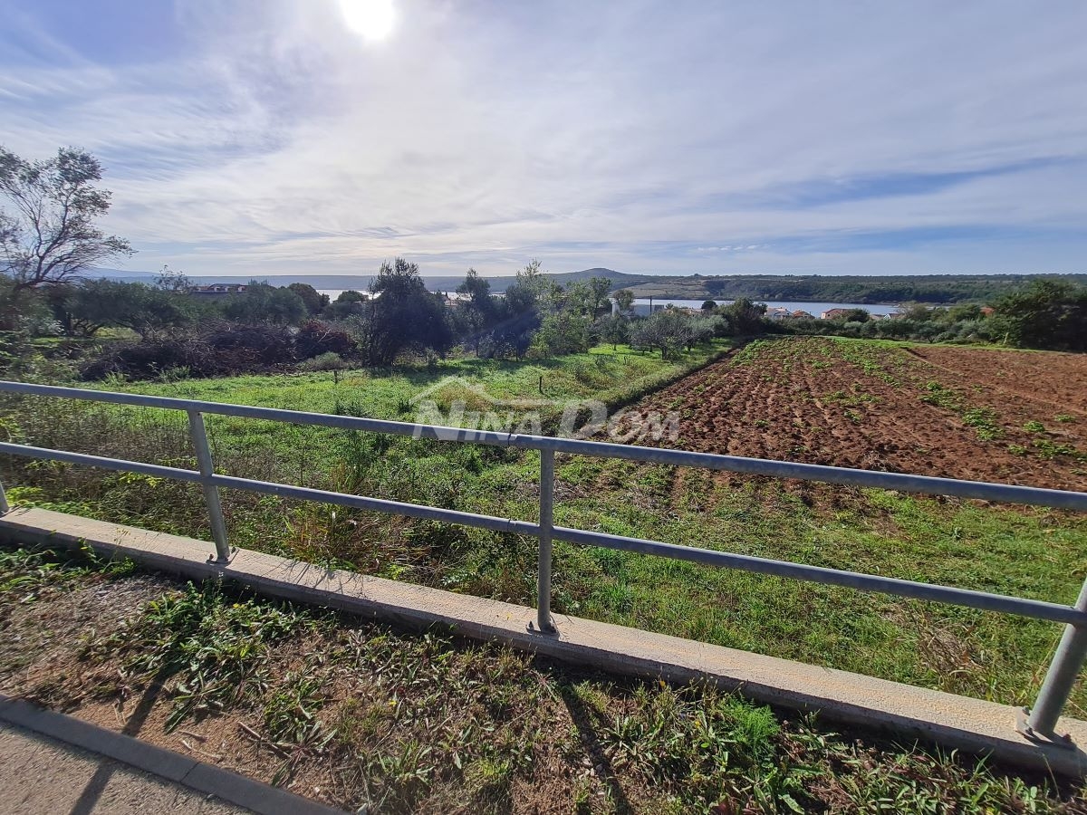 Building land in Posedarje, 600m from the sea with a panoramic view 