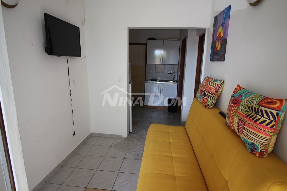Apartmán na 1. poschodí kondomínia, 100 metrov od mora