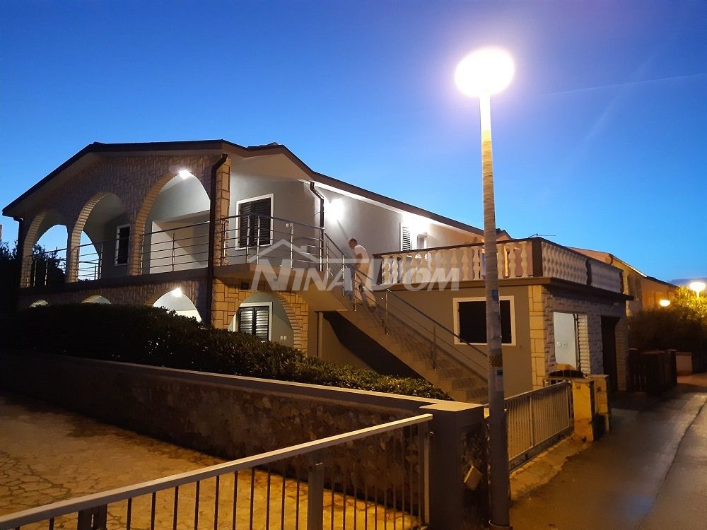 Dovolenkový objekt (polovičný dvojdom) s dvoma samostatnými apartmánmi 
