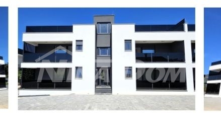 New building, apartments 200 m. from the beach Jadro 