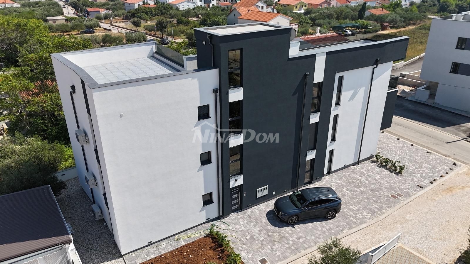Apartment in the center of the island of Vir, 1 floor with a roof terrace