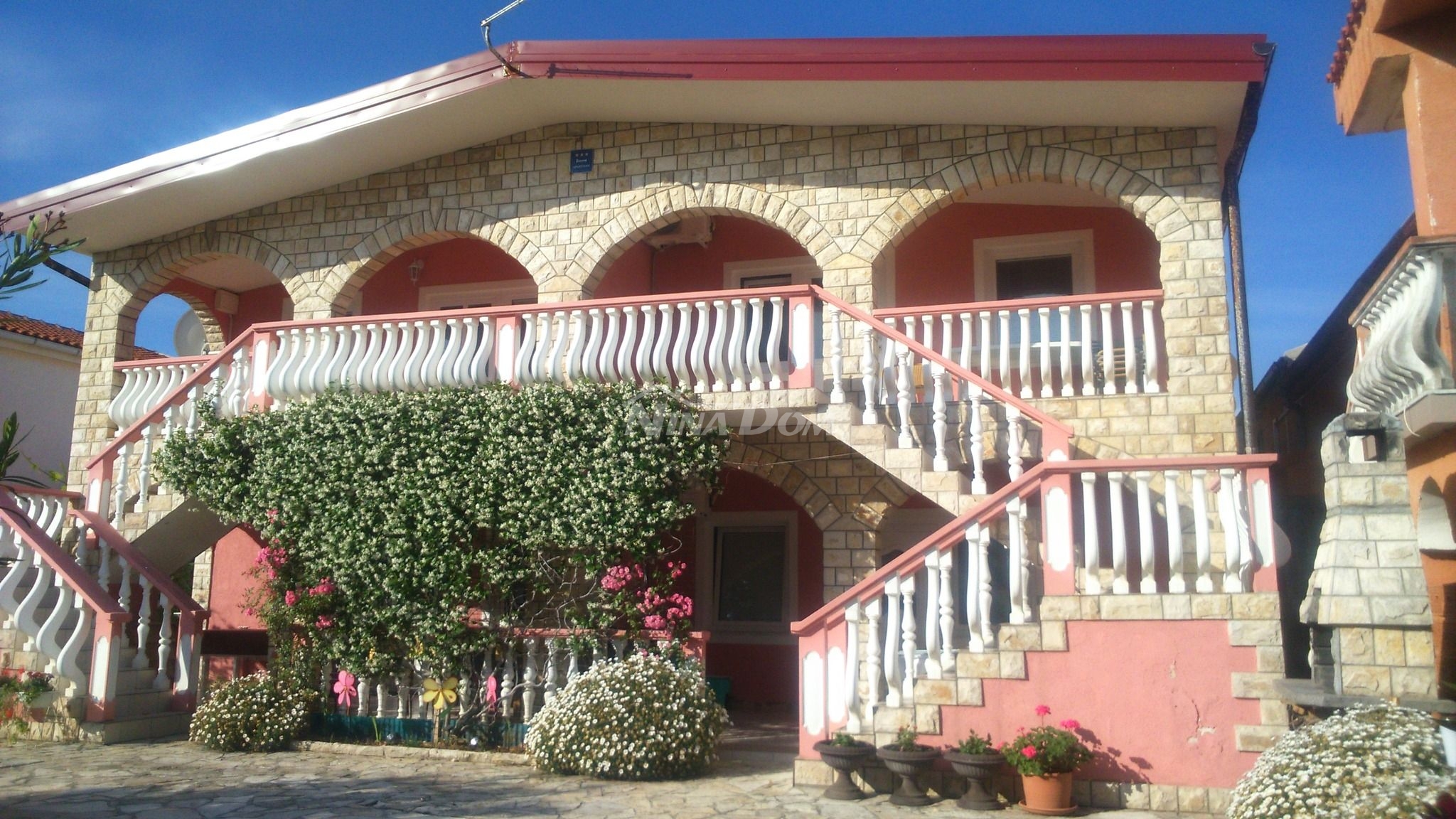 Apartment house 50 meters from the sea.