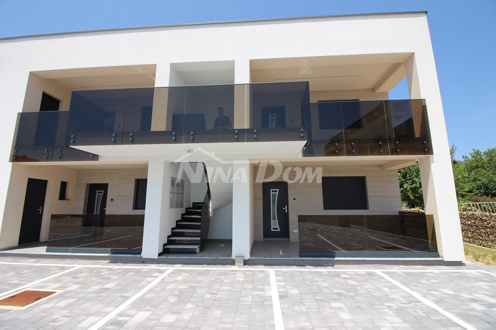 New building, south side,