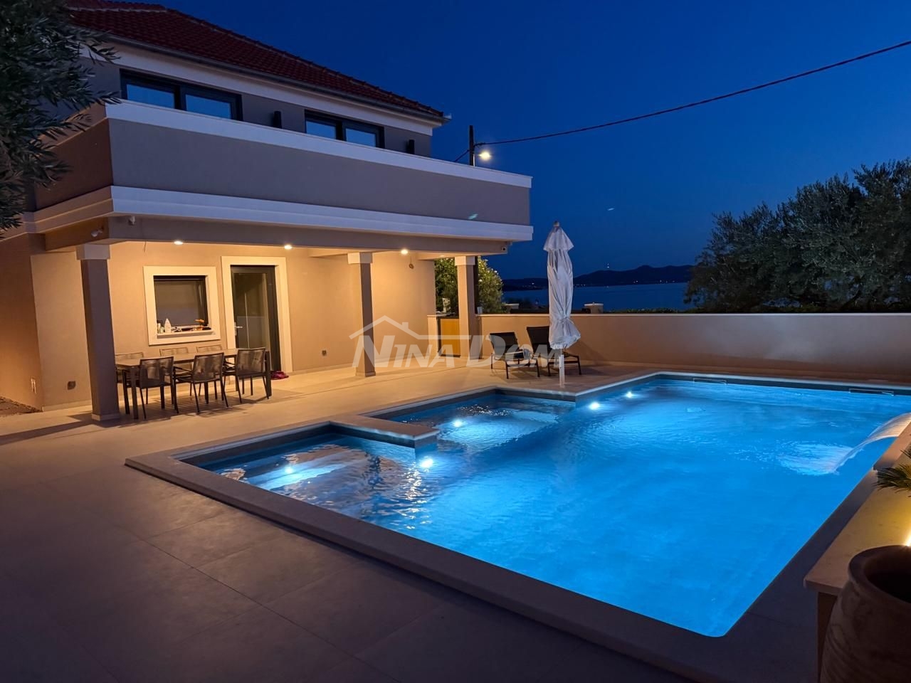 First row Diklo villa